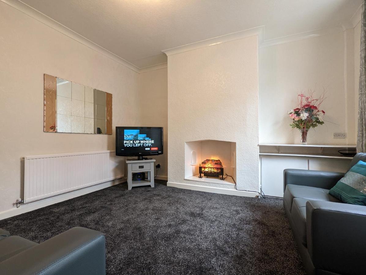 Moon Townhouse Free Parkingprivate Garden Blackpool