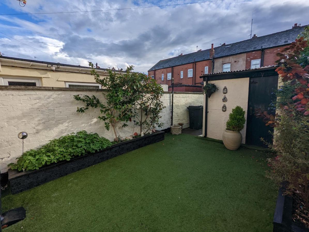 Moon Townhouse Free Parkingprivate Garden Holiday home Blackpool